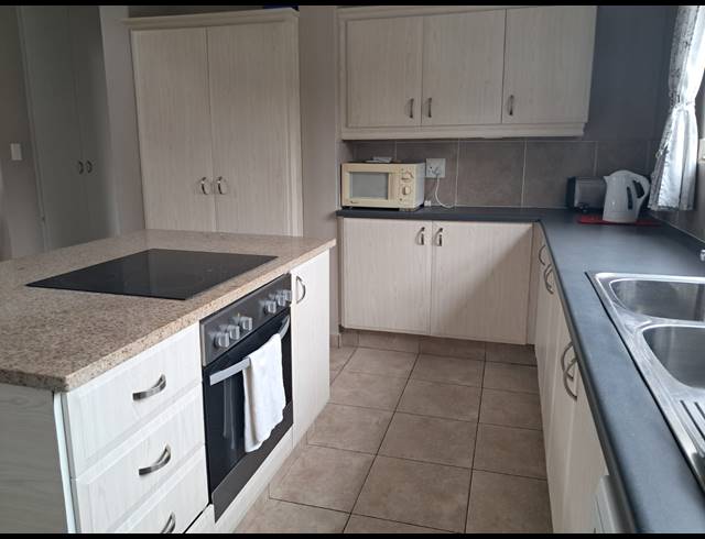 3 BEDROOM APARTMENT FOR SALE IN PALM LAKES ESTATE